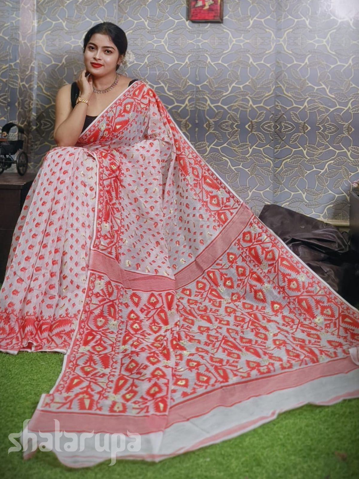 Red White Dhakai Jamdani Saree – Howrah Stores Online